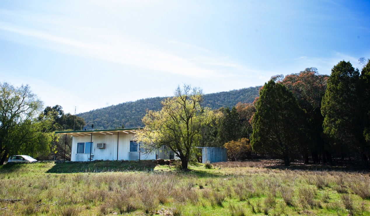 Blue Bucket residence on the edge of the Dananbilla Range. Photo: Justine Philip.